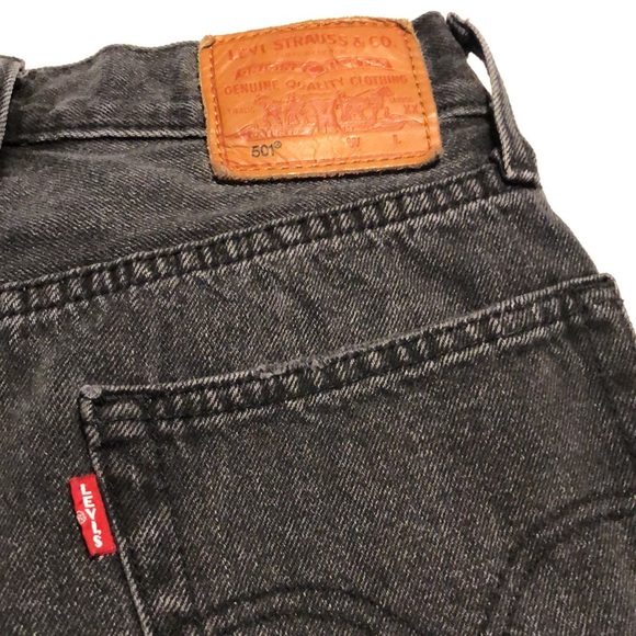 Levi’s shorts distress slightly worn - Picture 7 of 10